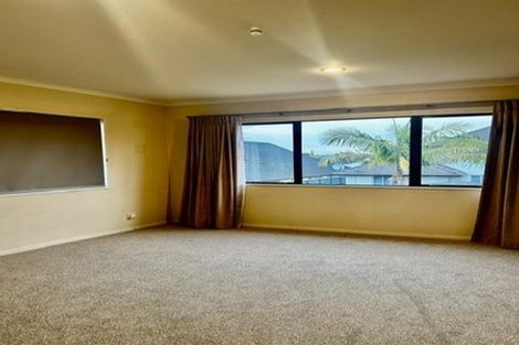Photo of property in 49 Lilybank Crescent, East Tamaki, Auckland, 2013