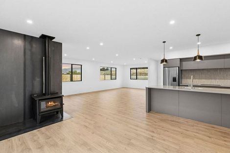 Photo of property in 6 Lake Mckay Drive, Luggate, 9382