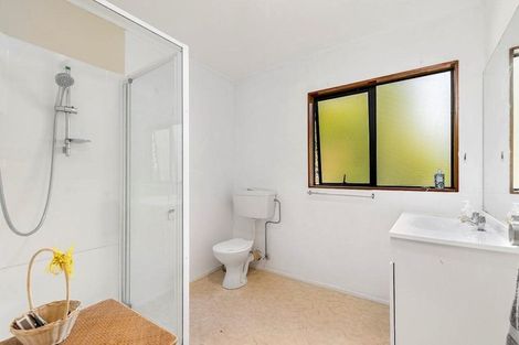 Photo of property in 2a Parklands Avenue, Swanson, Auckland, 0612