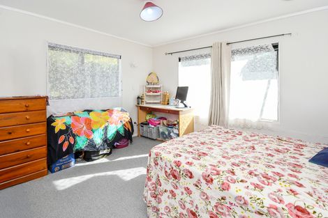 Photo of property in 15 Oakmont Place, Wattle Downs, Auckland, 2103