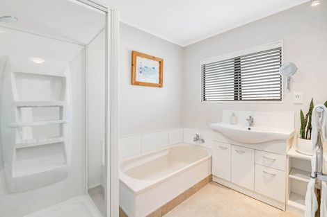 Photo of property in 39 Merehai Place, Snells Beach, 0920