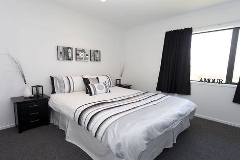 Photo of property in 1 Frood Street, Bulls, 4818