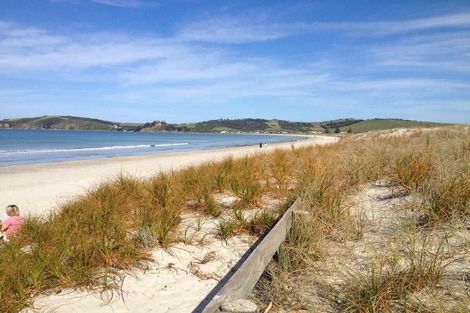 Photo of property in 37 Laly Haddon Place, Matakana, 0985