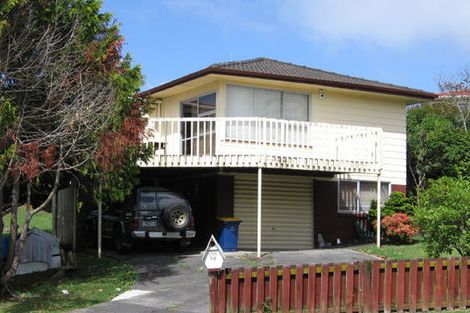 Photo of property in 18 Temuri Place, Glendene, Auckland, 0602