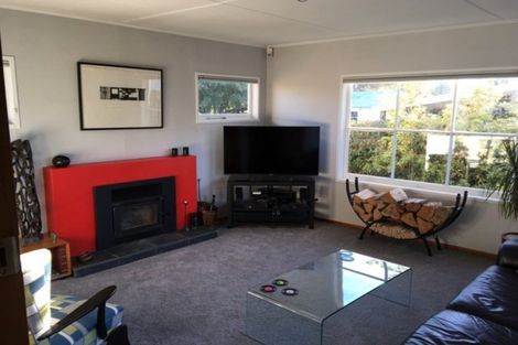 Photo of property in 8 Seddon Street, Carterton, 5713