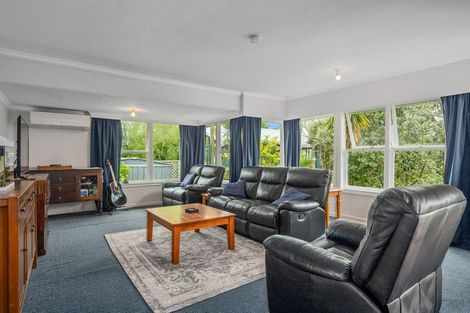 Photo of property in 36 Parakai Avenue, Parakai, 0830
