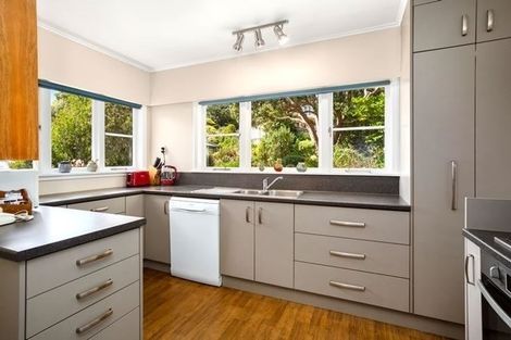 Photo of property in 52 Chester Road, Tawa, Wellington, 5028