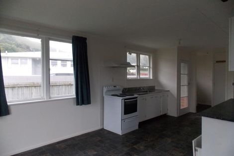 Photo of property in 130 Arahura Crescent, Waitangirua, Porirua, 5024