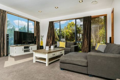 Photo of property in 2 Te Wharau Drive, Greenhithe, Auckland, 0632