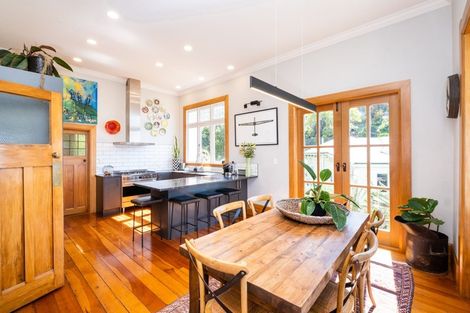 Photo of property in 16 Brewster Street, Bluff Hill, Napier, 4110