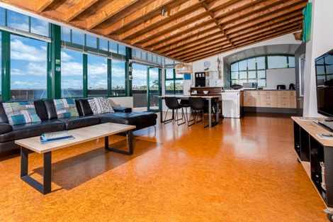 Photo of property in 6 Gannet Point, Rothesay Bay, Auckland, 0630