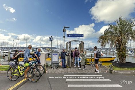 Photo of property in 6g Clearwater Cove, West Harbour, Auckland, 0618