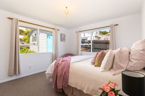 Photo of property in 8 Fitzpatrick Street, Newlands, Wellington, 6037