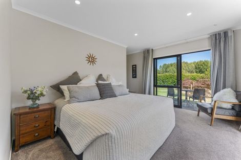 Photo of property in 4 Kanuka Grove, Kinloch, Taupo, 3377