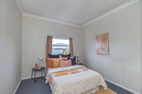 Photo of property in 1 Quinn Road, Levin, 5510