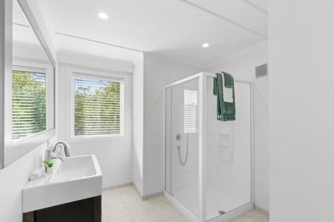 Photo of property in 75 Salford Street, Newlands, Wellington, 6037