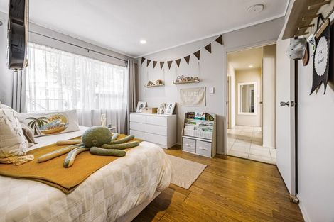 Photo of property in 1/22 Beaumaris Way, Conifer Grove, Takanini, 2112