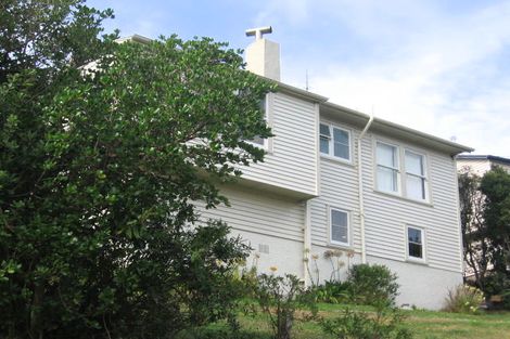 Photo of property in 1 Bowes Crescent, Strathmore Park, Wellington, 6022