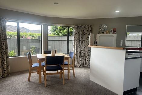 Photo of property in 6 Franklin Avenue, Hokowhitu, Palmerston North, 4410