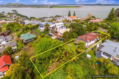 Photo of property in 8 Hoskins Avenue, Hillsborough, Auckland, 1042