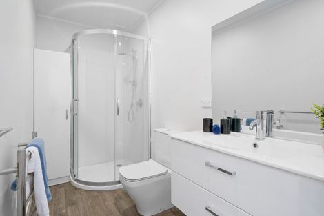 Photo of property in 98 Williams Street, Cambridge, 3434