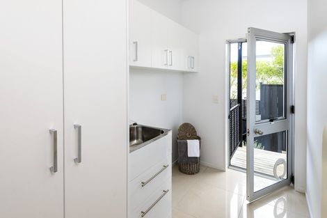 Photo of property in 12 Tranquility Rise, Mellons Bay, Auckland, 2014