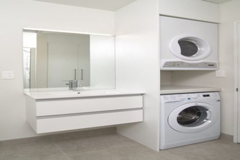 Photo of property in Riverena Flats, 377 Barbadoes Street, Christchurch Central, Christchurch, 8011