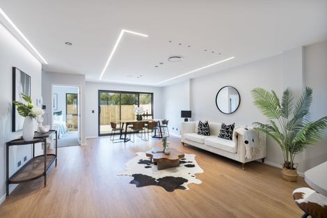 Photo of property in 19 Taipahitini Road, Rosehill, 2113