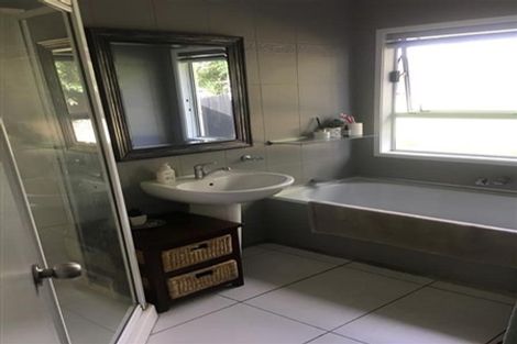 Photo of property in 2/11 Foley Place, Torbay, Auckland, 0632