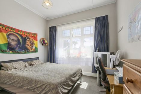 Photo of property in 117 Whites Line East, Waiwhetu, Lower Hutt, 5010