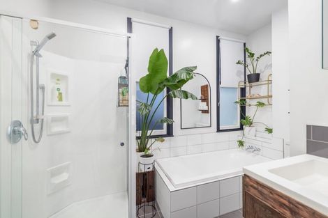 Photo of property in 12 Tyrone Street, Belfast, Christchurch, 8051