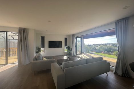 Photo of property in 25 Kiteroa Terrace, Rothesay Bay, Auckland, 0630