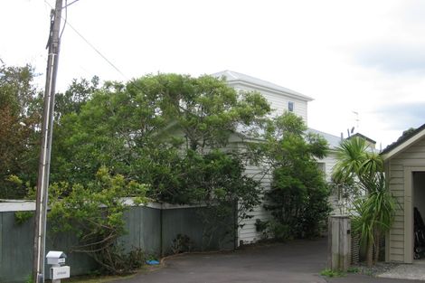 Photo of property in 10 First Avenue, Stanley Point, Auckland, 0624