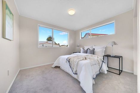 Photo of property in 54 Pukeroa Place, Papakura, 2110
