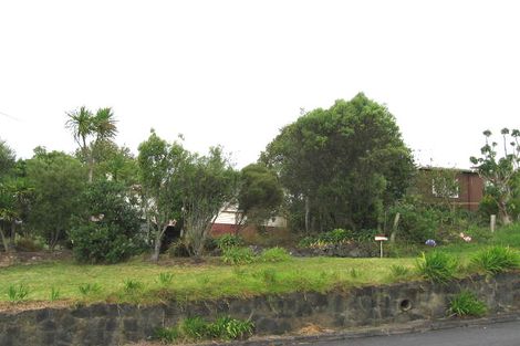 Photo of property in 22 Wattle Road, Sunnyvale, Auckland, 0612