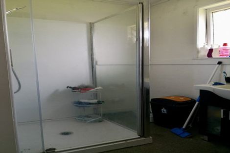 Photo of property in 28 Windrush Close, Mangere, Auckland, 2022