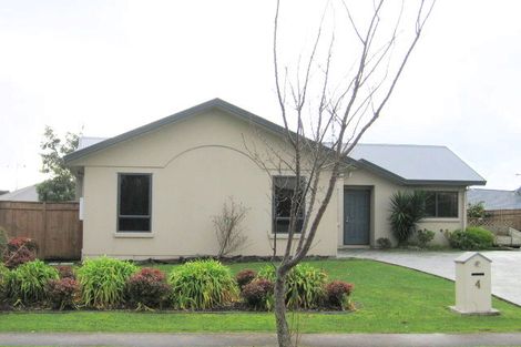 Photo of property in 2 Dorchester Place, Nawton, Hamilton, 3200