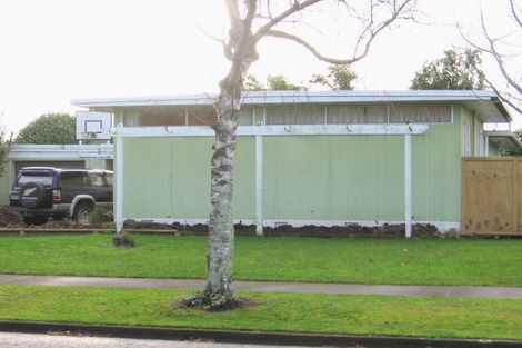 Photo of property in 68 Ruamahanga Crescent, Terrace End, Palmerston North, 4410