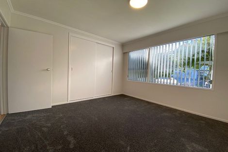 Photo of property in 92 Ravenwood Drive, Forrest Hill, Auckland, 0620