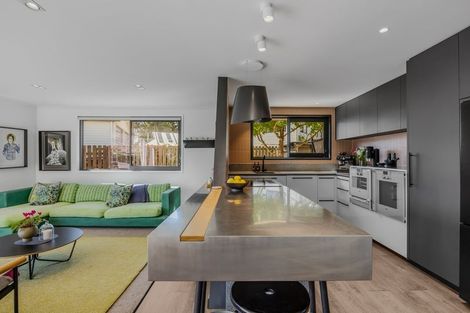 Photo of property in 13 Aeolus Place, Wanaka, 9305