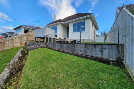 Photo of property in 90 Mangorei Road, Strandon, New Plymouth, 4312