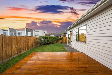 Photo of property in 3 Tarras Road, Kumeu, 0810