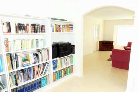 Photo of property in 53 Gladstone Road, Levin, 5571