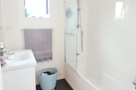 Photo of property in 18 Pyramid Place, Glen Eden, Auckland, 0602