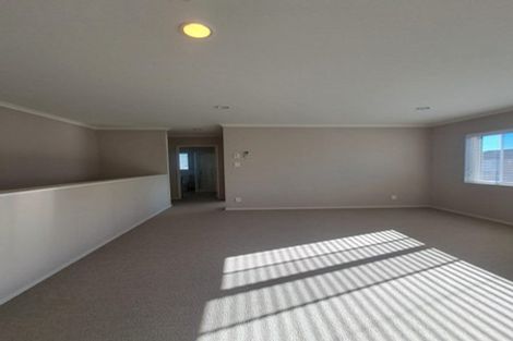 Photo of property in 11 Lorenzo Way, Flat Bush, Auckland, 2016