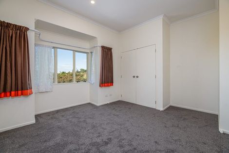 Photo of property in 10 Rosandich Drive, Sunnyvale, Auckland, 0612