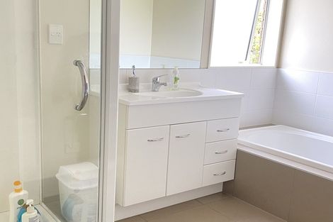 Photo of property in 9 Bonny Crescent, Massey, Auckland, 0614