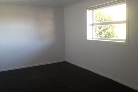 Photo of property in 179 Glenfield Road, Hillcrest, Auckland, 0627