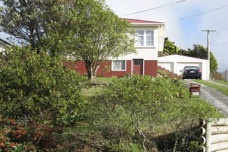 Photo of property in 88 Ruskin Road, Newlands, Wellington, 6037