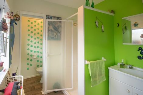 Photo of property in 11 Seafield Road, Duvauchelle, 7581